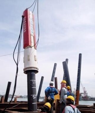 Pile Driver-Pile Driving Equipment-Ramslag-Nortrade-Funderingsudstyr Dawson Rambuk – Pile Driver – Ramslag med rammehat for ramning af funderingspæle. Hammeren er med høj slagfrekvens – fra 80 til 120 slag/min – formentlig markedets højeste.