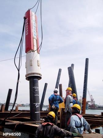 Dawson Rambuk – Pile Driver – Ramslag med rammehat for ramning af funderingspæle. Hammeren er med høj slagfrekvens – fra 80 til 120 slag/min – formentlig markedets højeste.